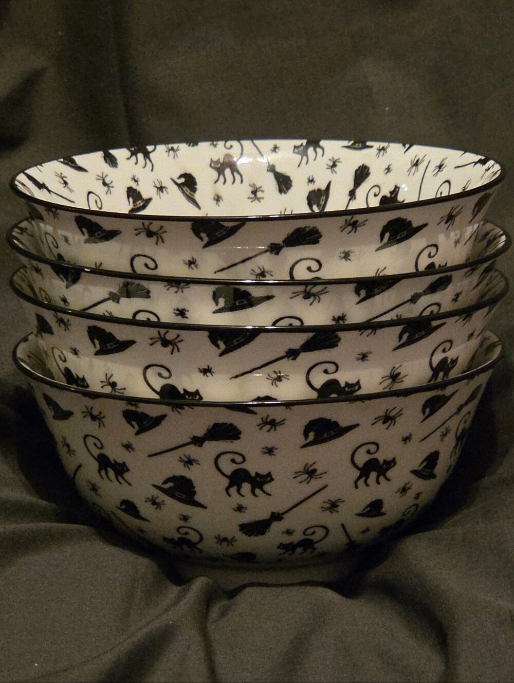 Coco Lola/Mug Shotz Set of Four White Ceramic Halloween Serving/Cereal Bowls